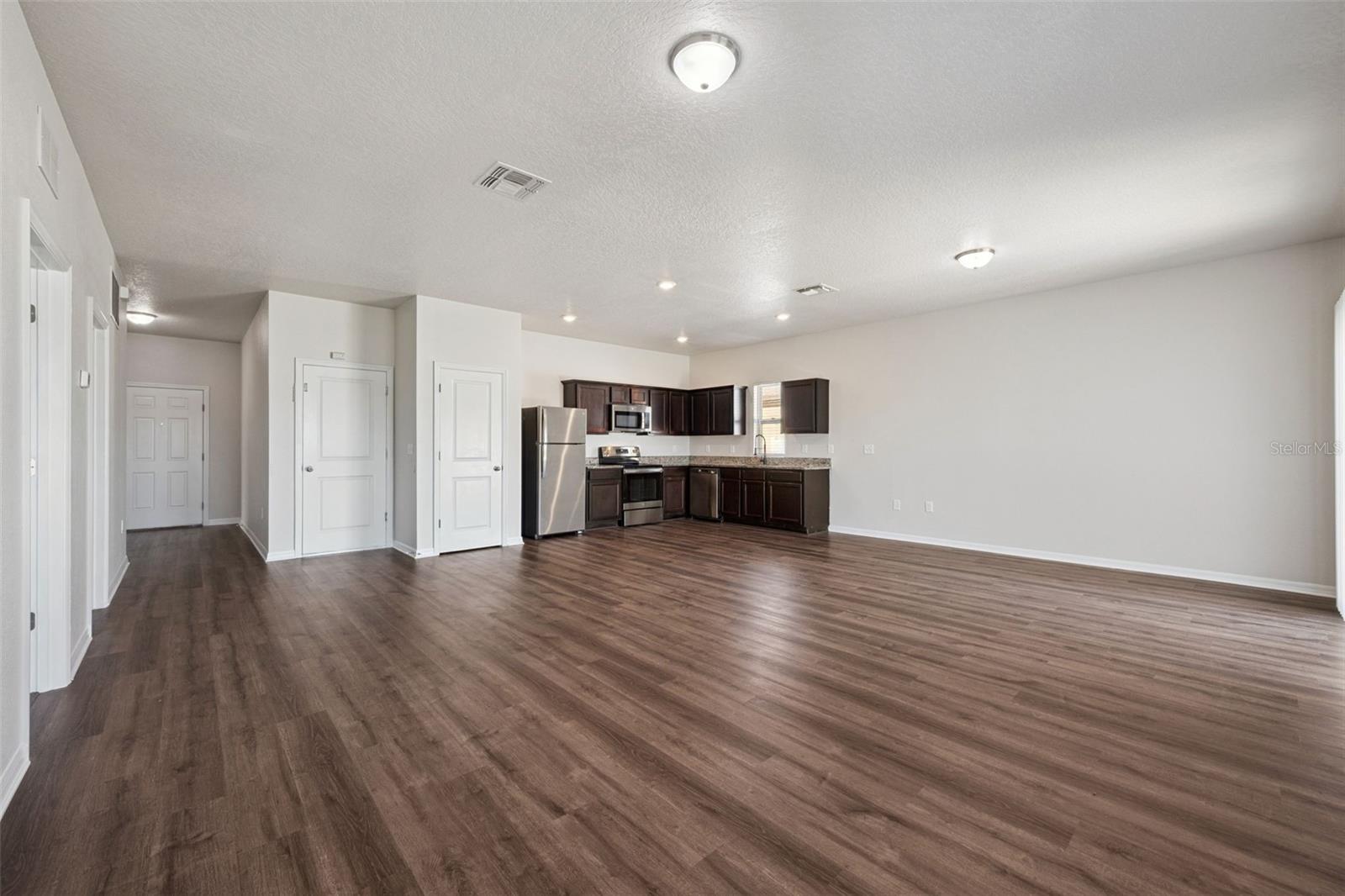 HIDDEN LAKE PRESERVE - Residential