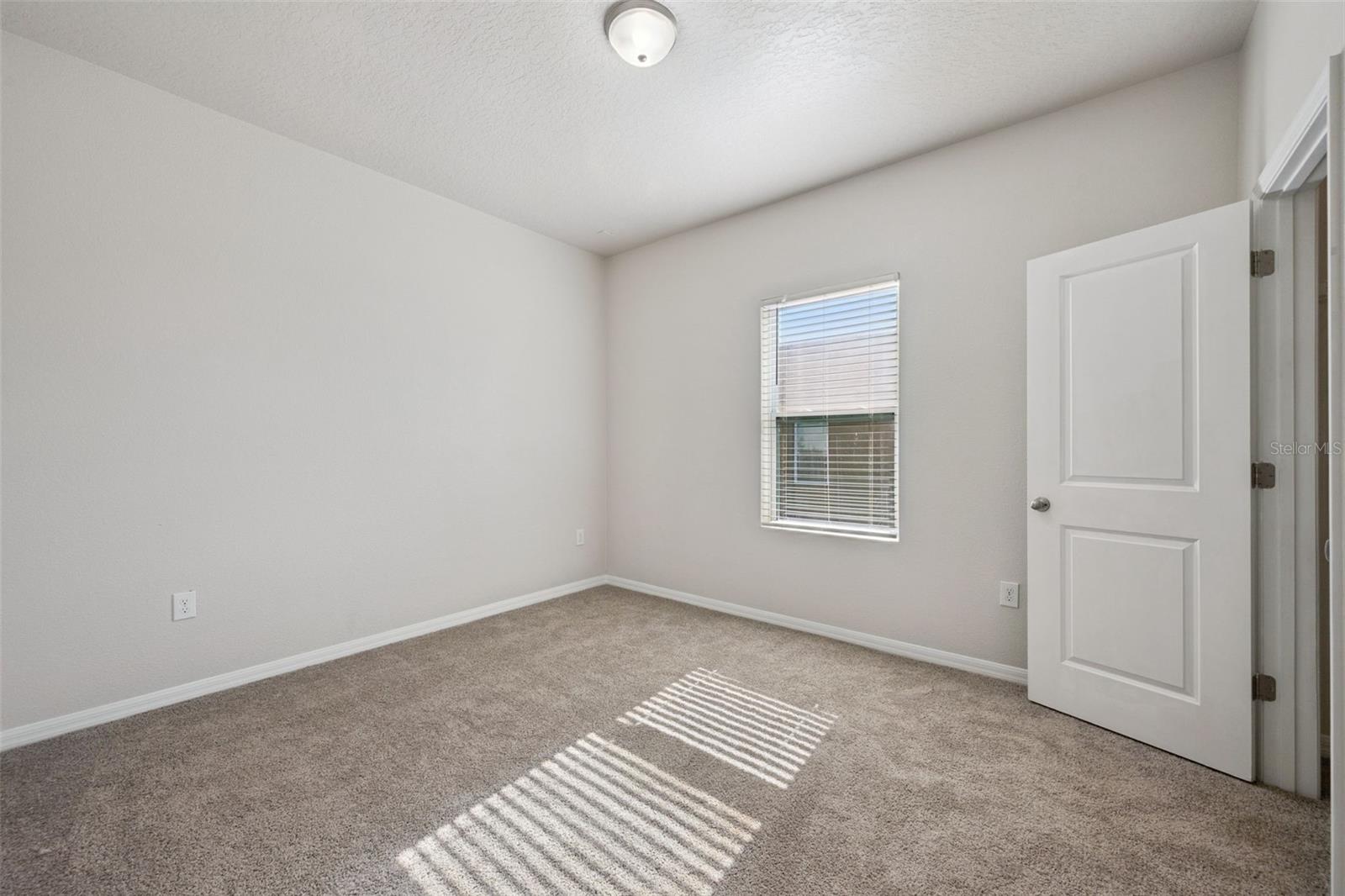 HIDDEN LAKE PRESERVE - Residential