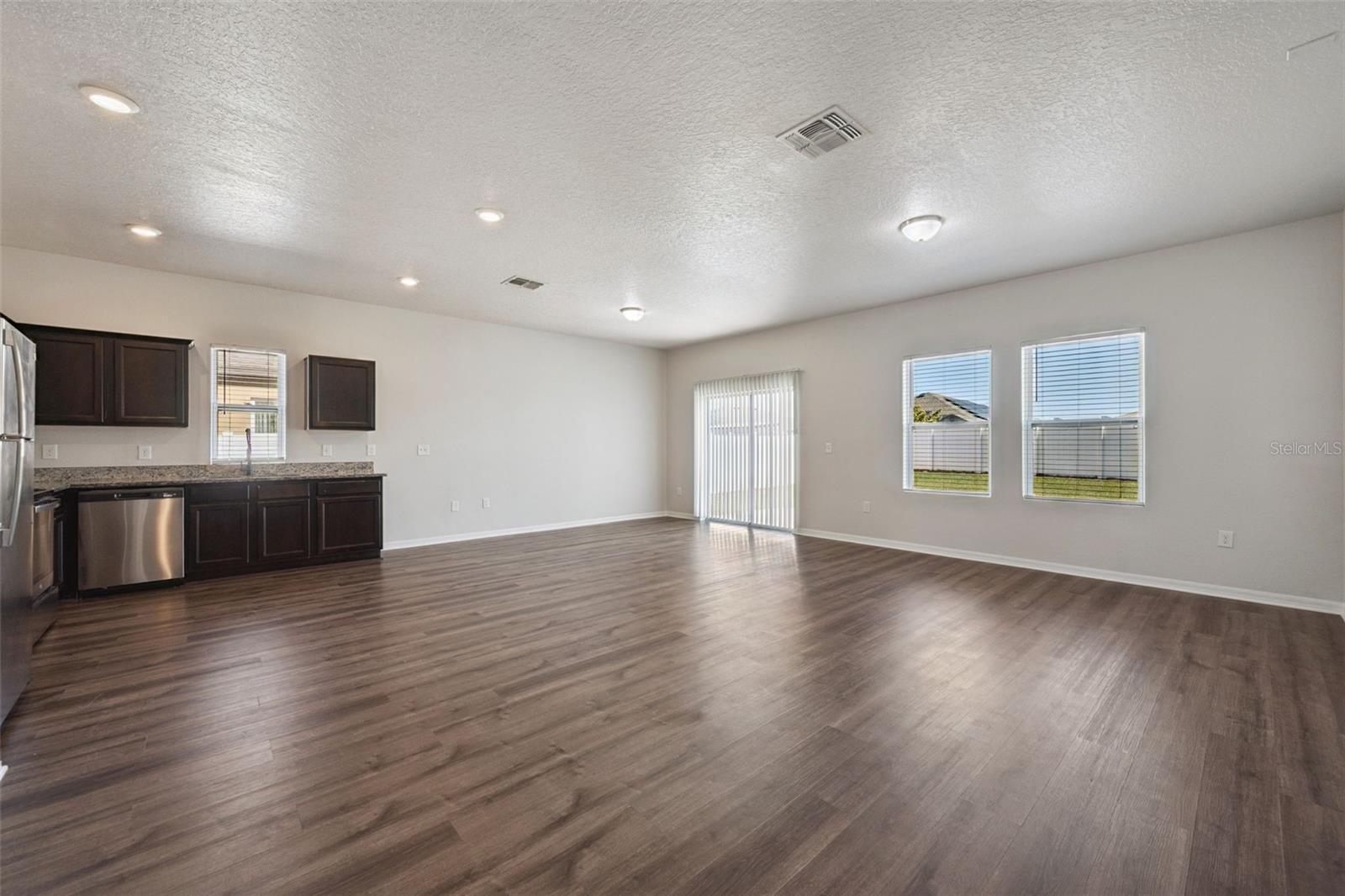 HIDDEN LAKE PRESERVE - Residential