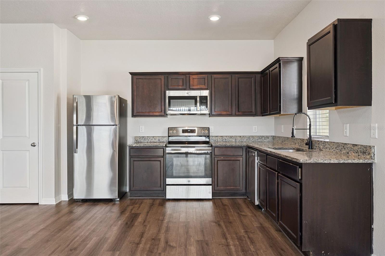 HIDDEN LAKE PRESERVE - Residential