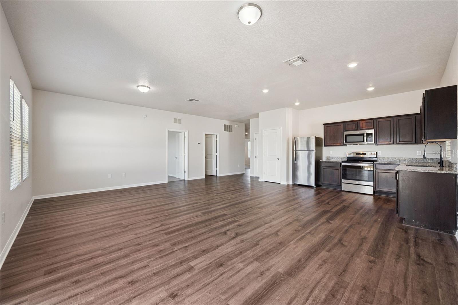 HIDDEN LAKE PRESERVE - Residential