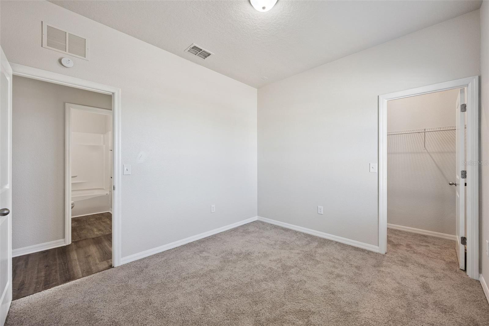 HIDDEN LAKE PRESERVE - Residential