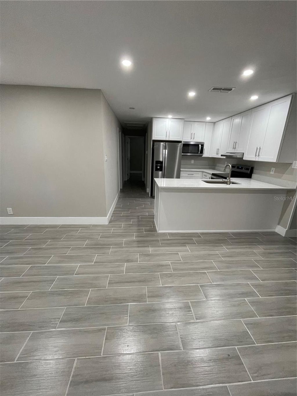 Photo of 2919 E Columbus Drive, Tampa, FL 33605 (MLS # TB8483739)