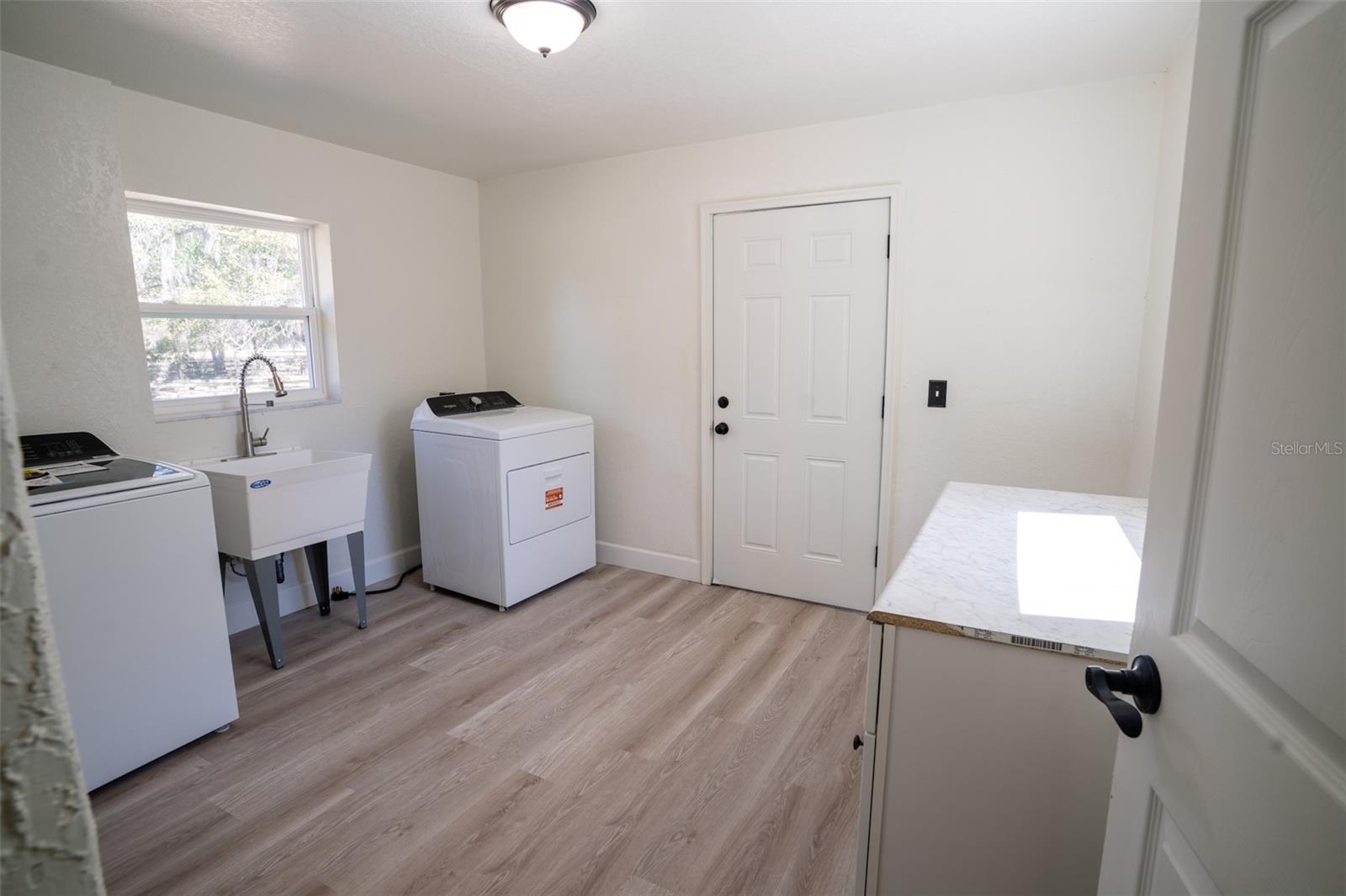 HORSE COUNTRY RANCHES - Residential