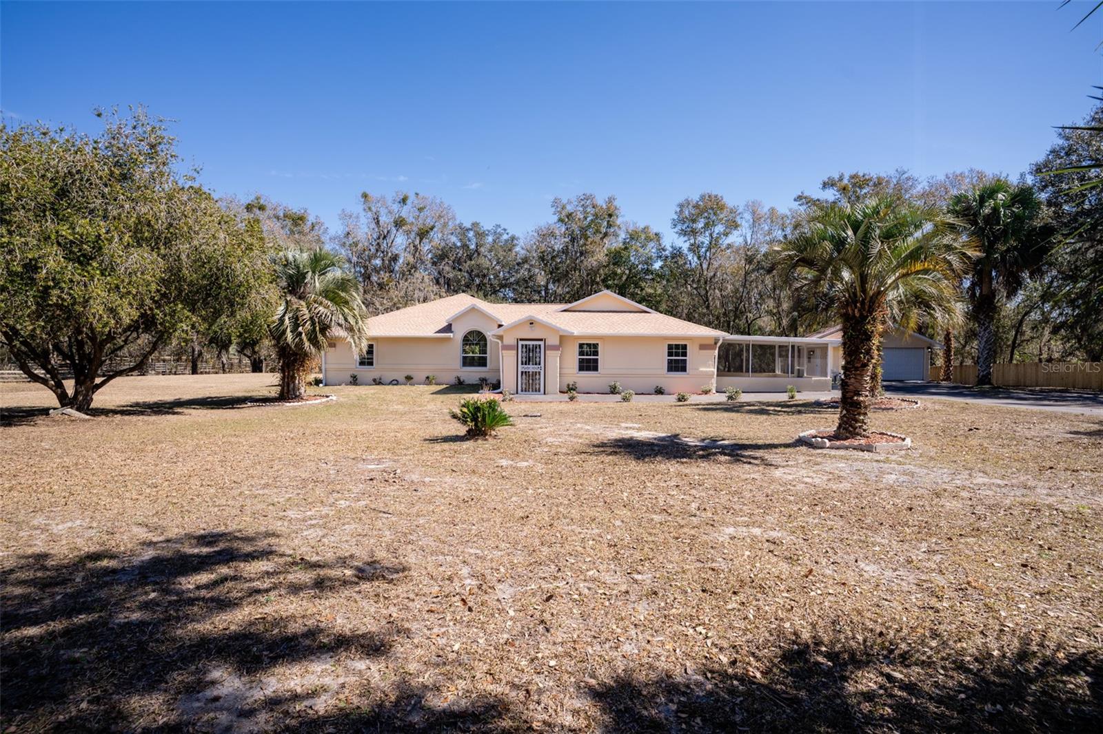 HORSE COUNTRY RANCHES - Residential