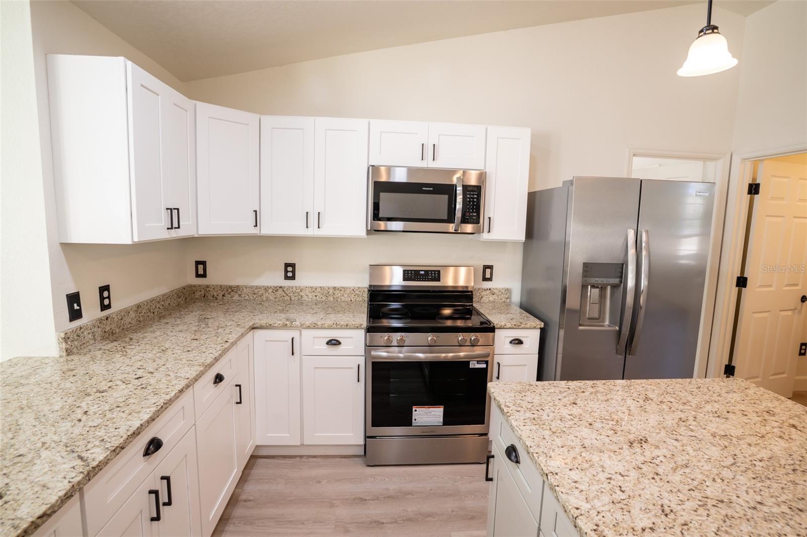 HORSE COUNTRY RANCHES - Residential