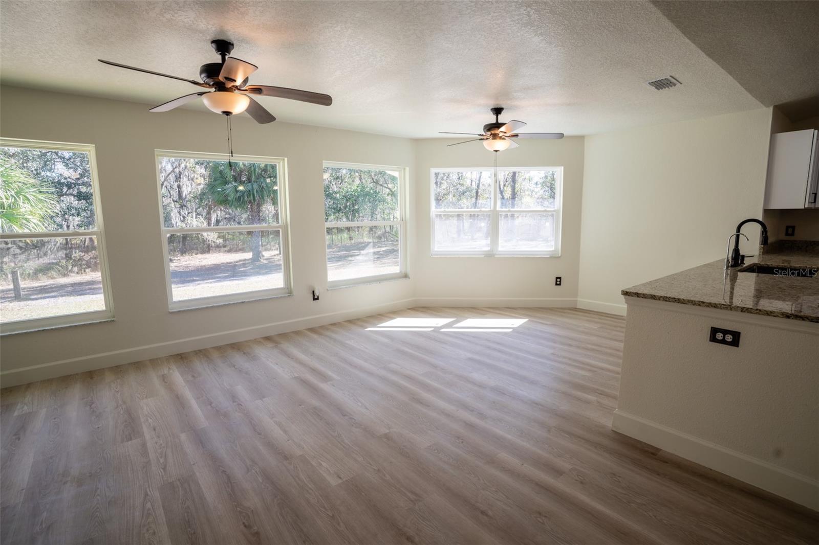 HORSE COUNTRY RANCHES - Residential