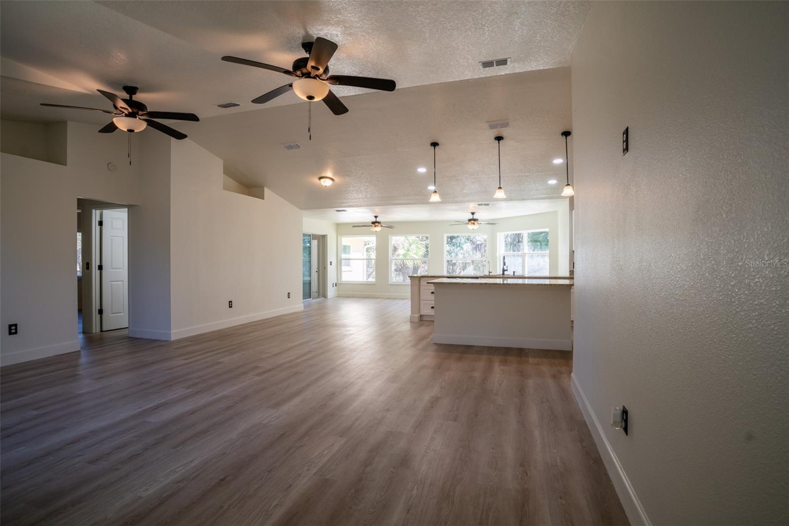 HORSE COUNTRY RANCHES - Residential