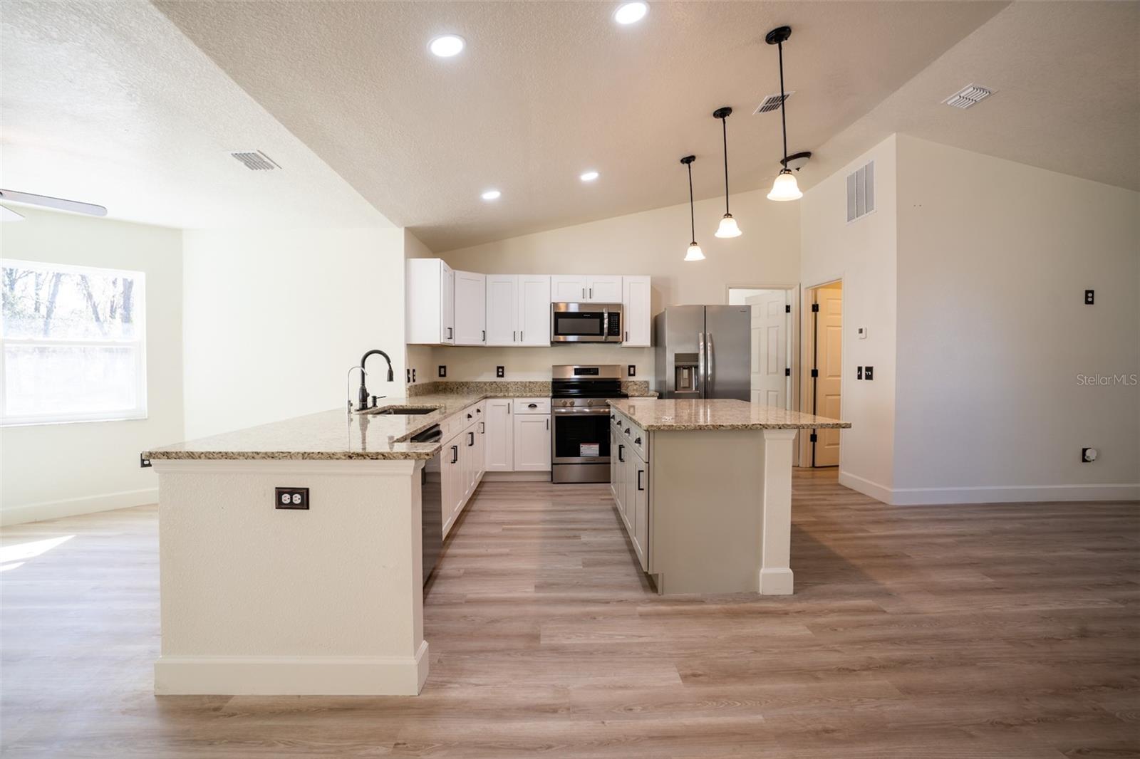 HORSE COUNTRY RANCHES - Residential