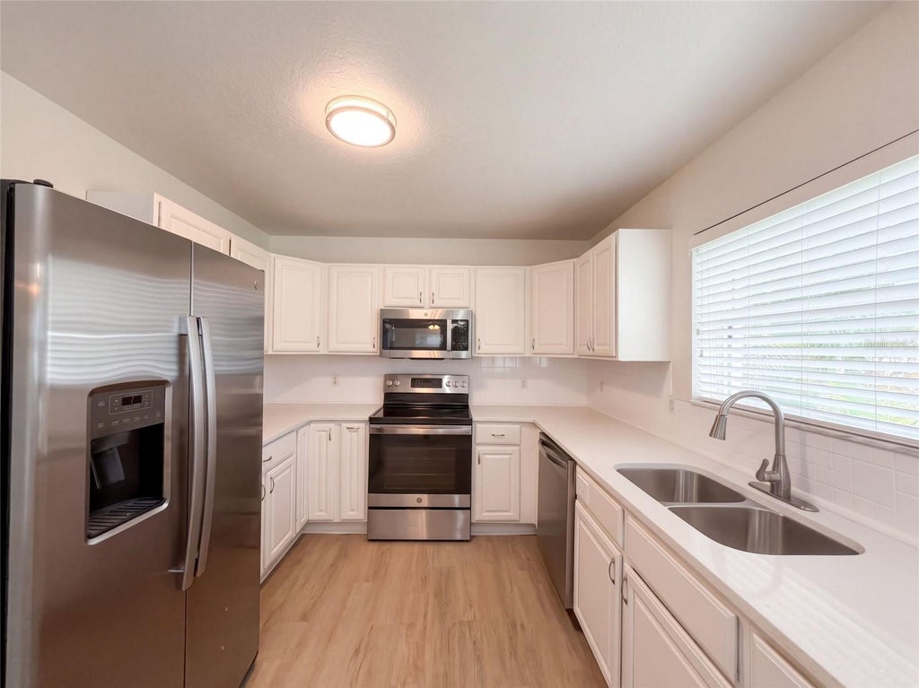 Photo of 1331 30th Avenue E, Bradenton, FL 34208 (MLS # O6448592)
