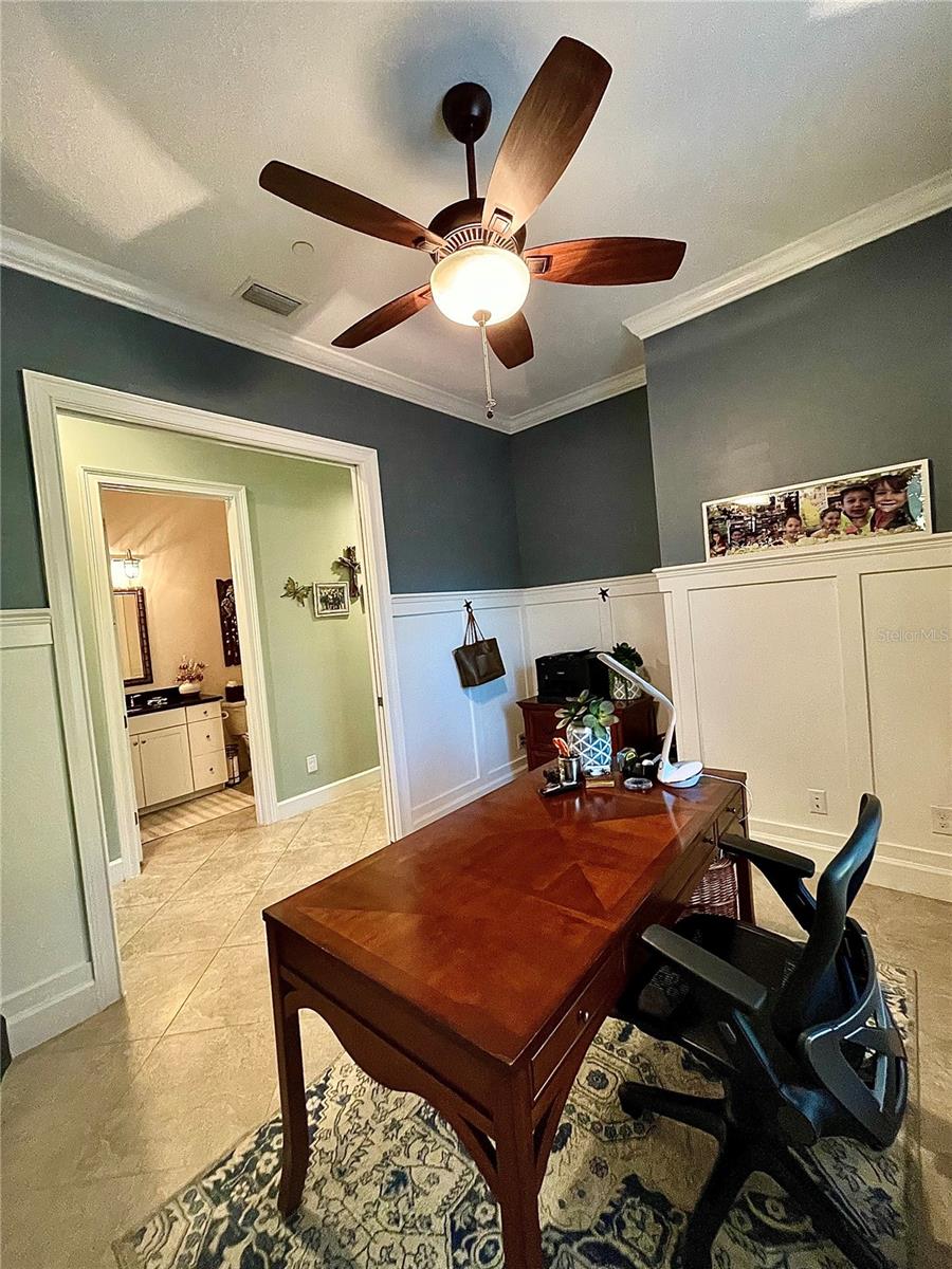 EDGEWATER WALK ON HARBOUR ISLE 5-36 - Residential