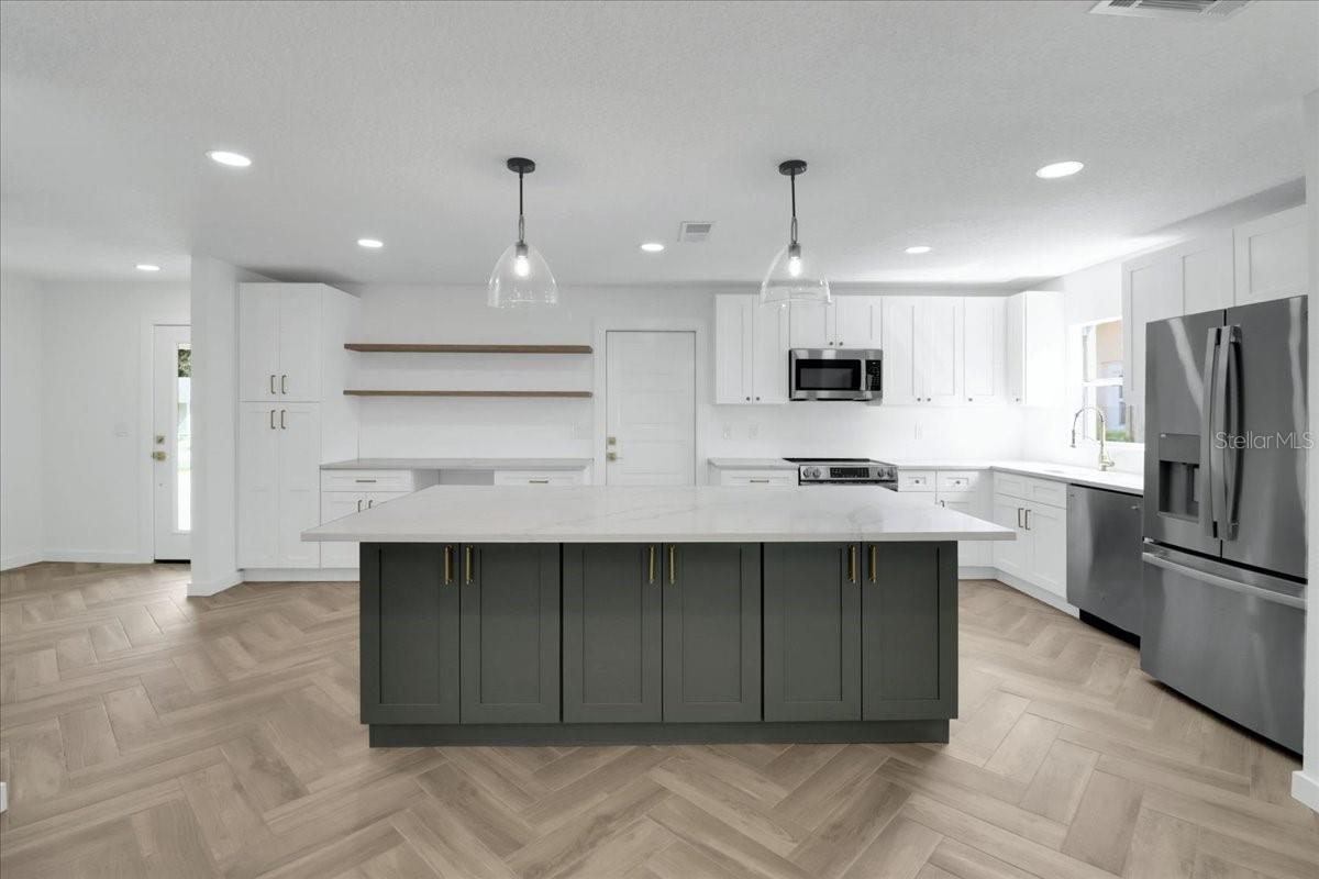 380 BANYAN DRIVE