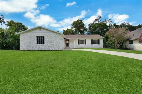 Photo of 380 Banyan Drive, Maitland, FL 32751 (MLS # O6338606)