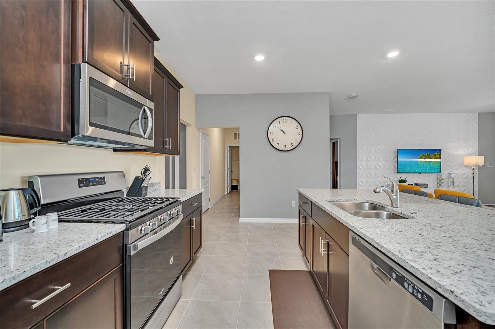 SOLTERRA PH 2D - Residential Lease
