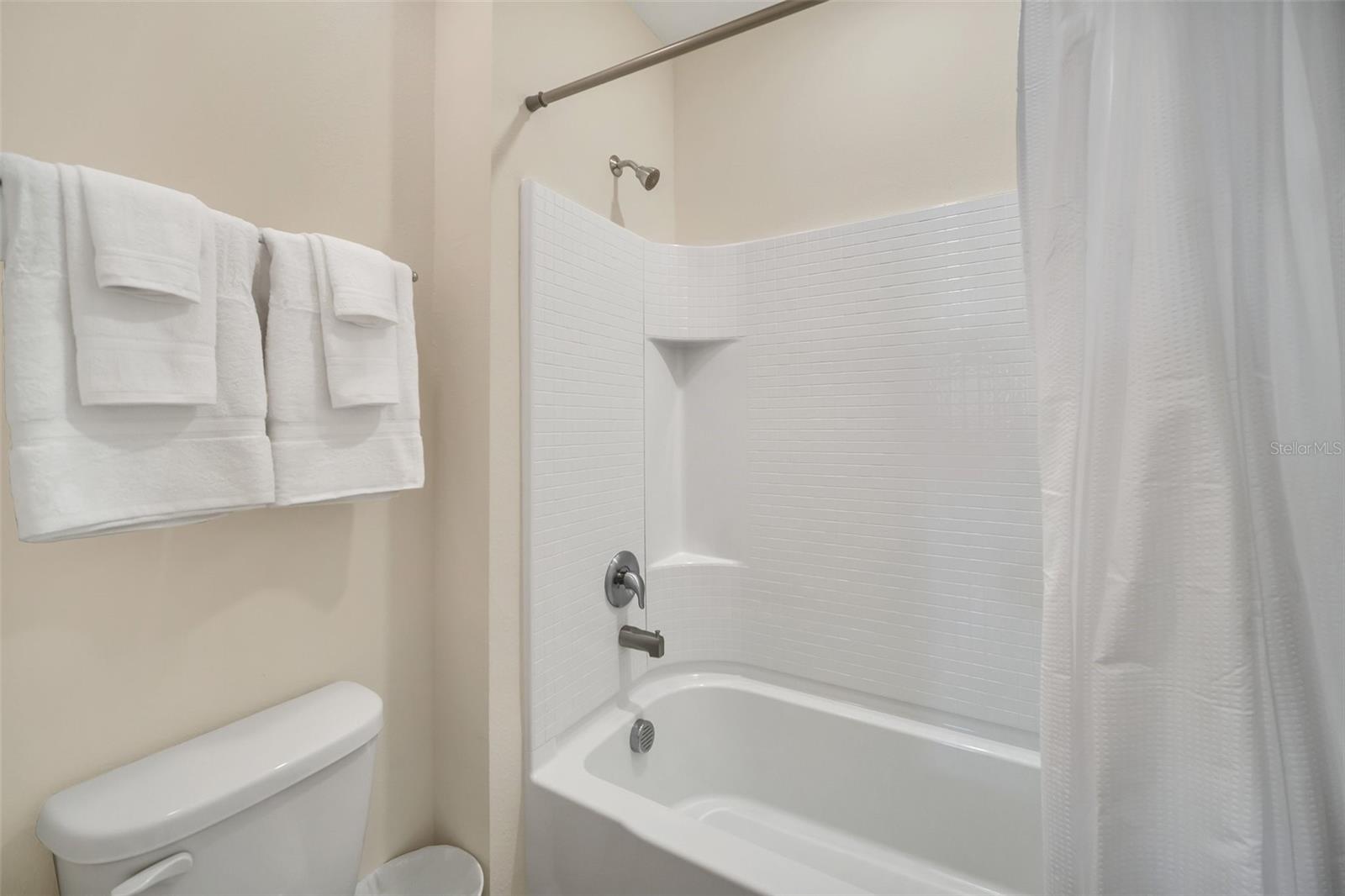 SOLTERRA PH 2D - Residential Lease