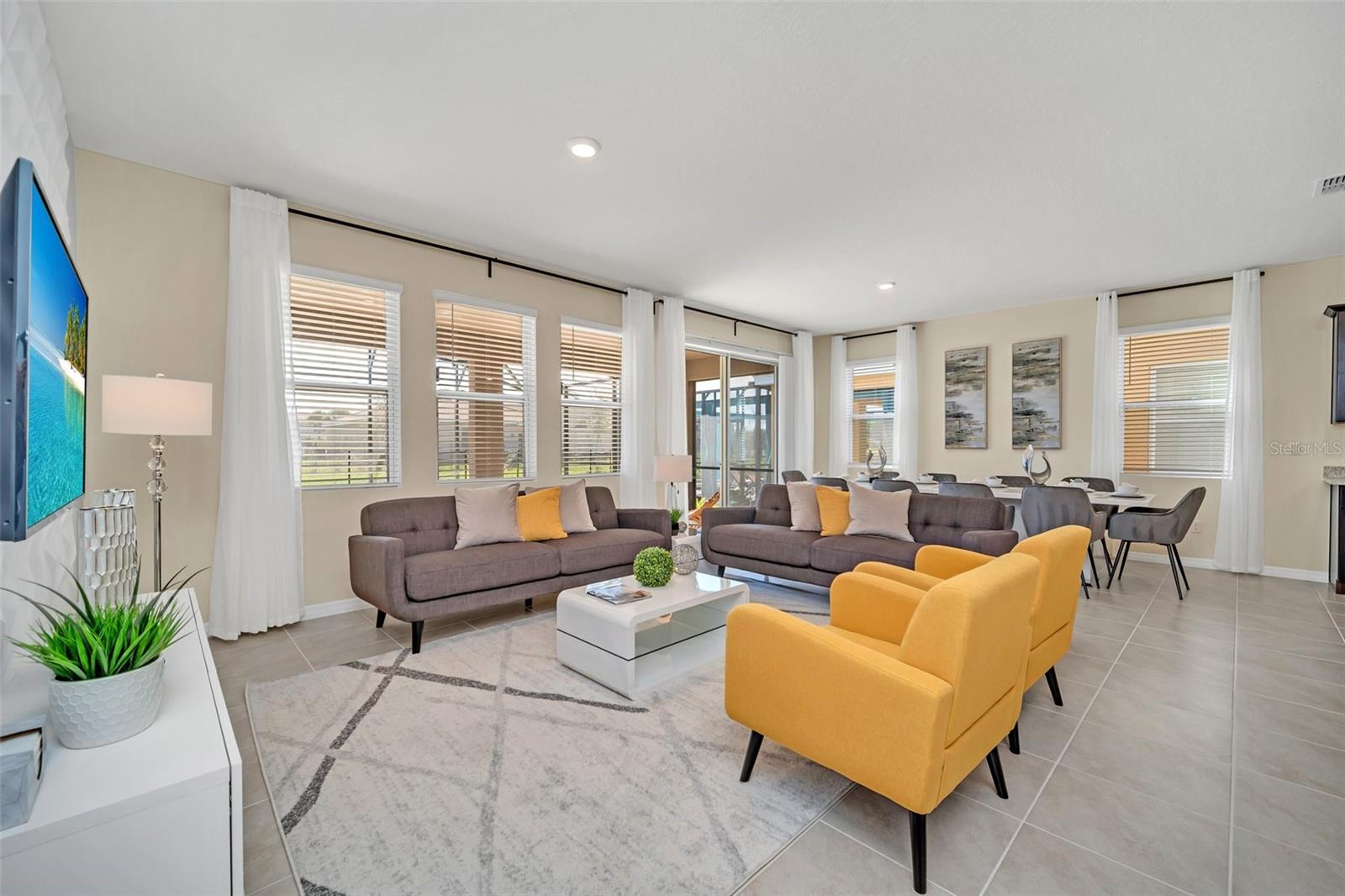 SOLTERRA PH 2D - Residential Lease