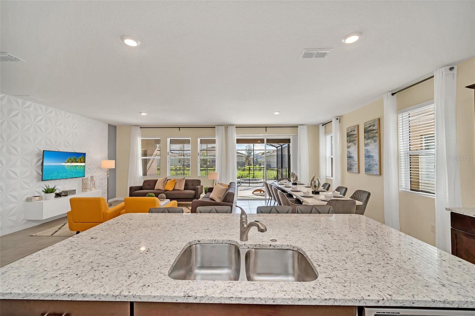 SOLTERRA PH 2D - Residential Lease