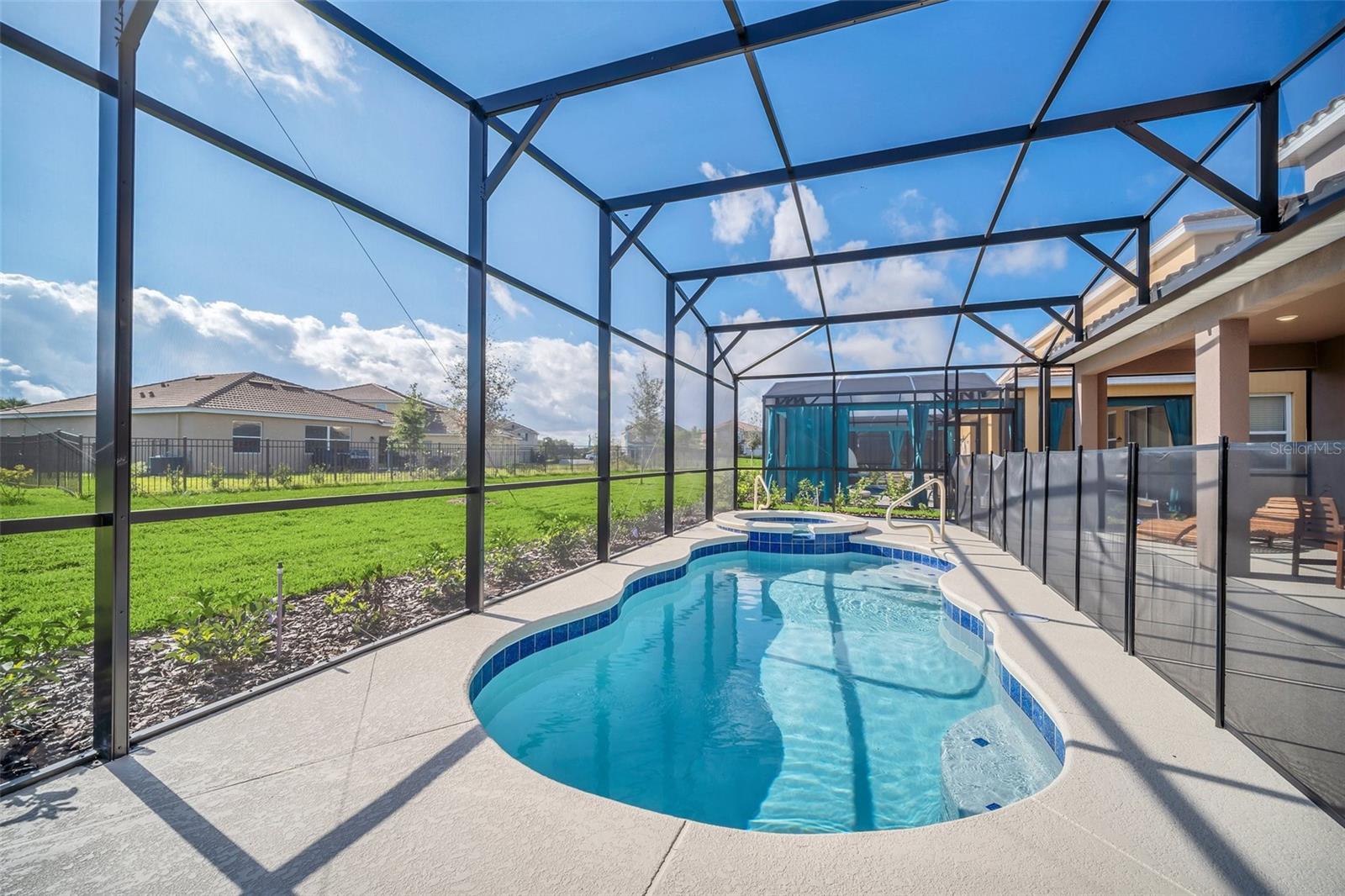 SOLTERRA PH 2D - Residential Lease