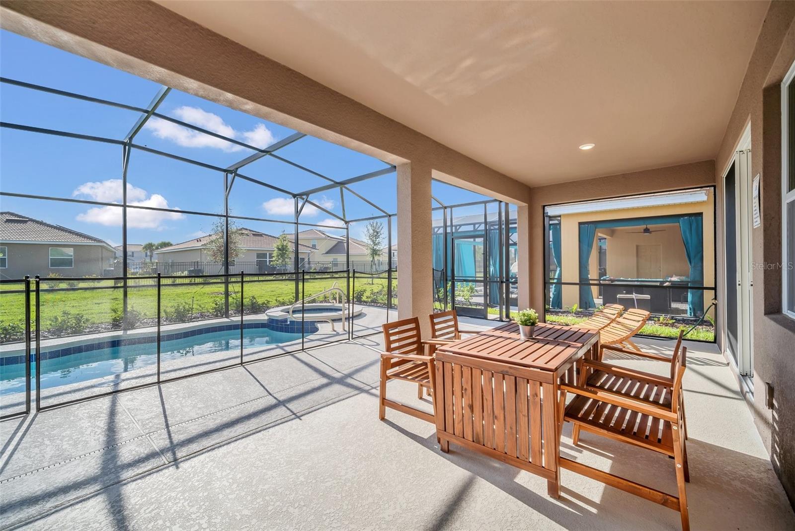 SOLTERRA PH 2D - Residential Lease