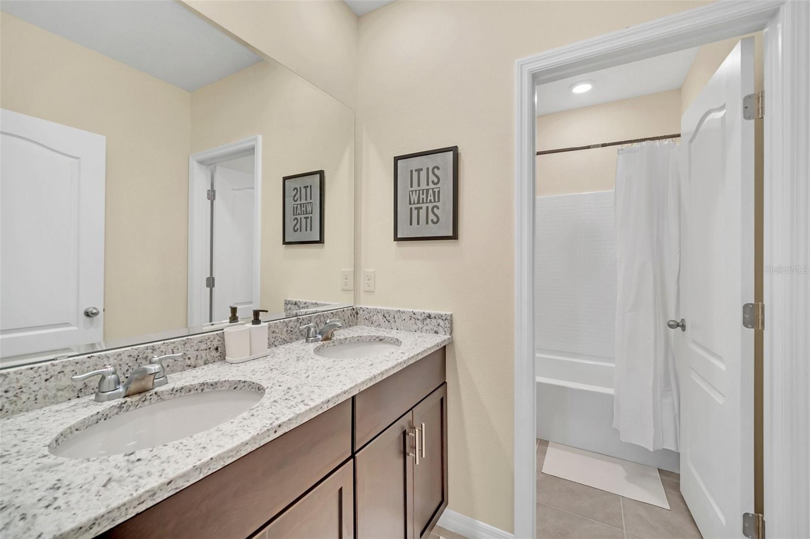 SOLTERRA PH 2D - Residential Lease