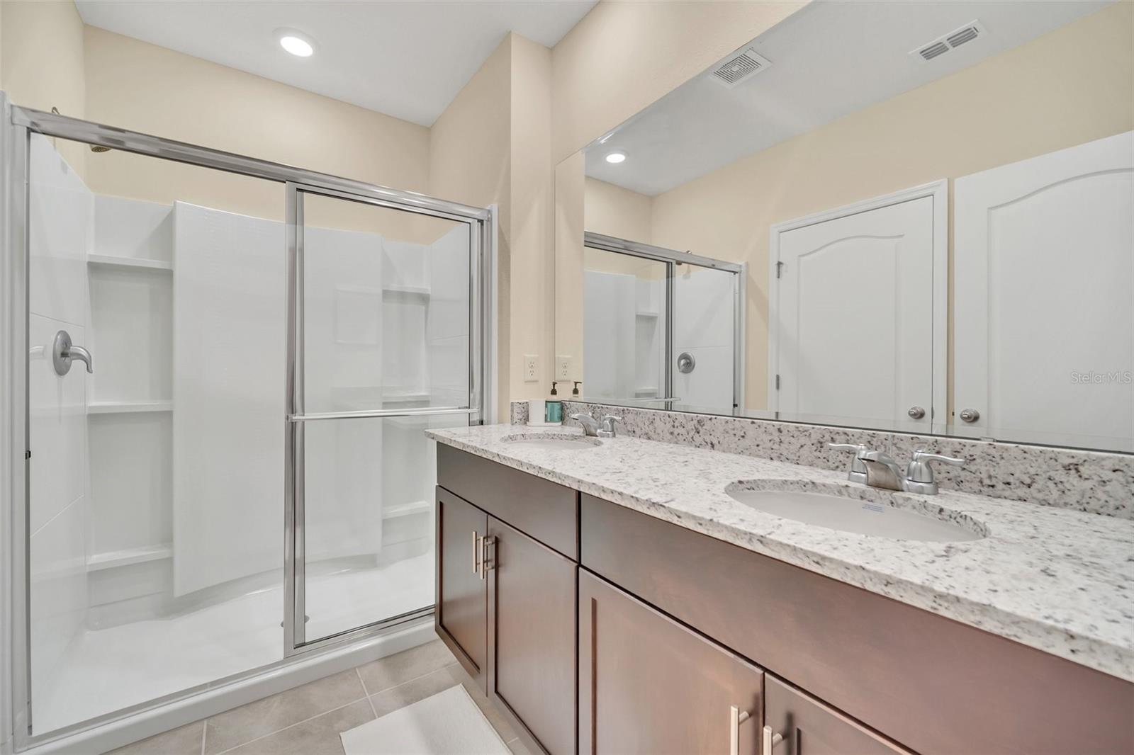 SOLTERRA PH 2D - Residential Lease