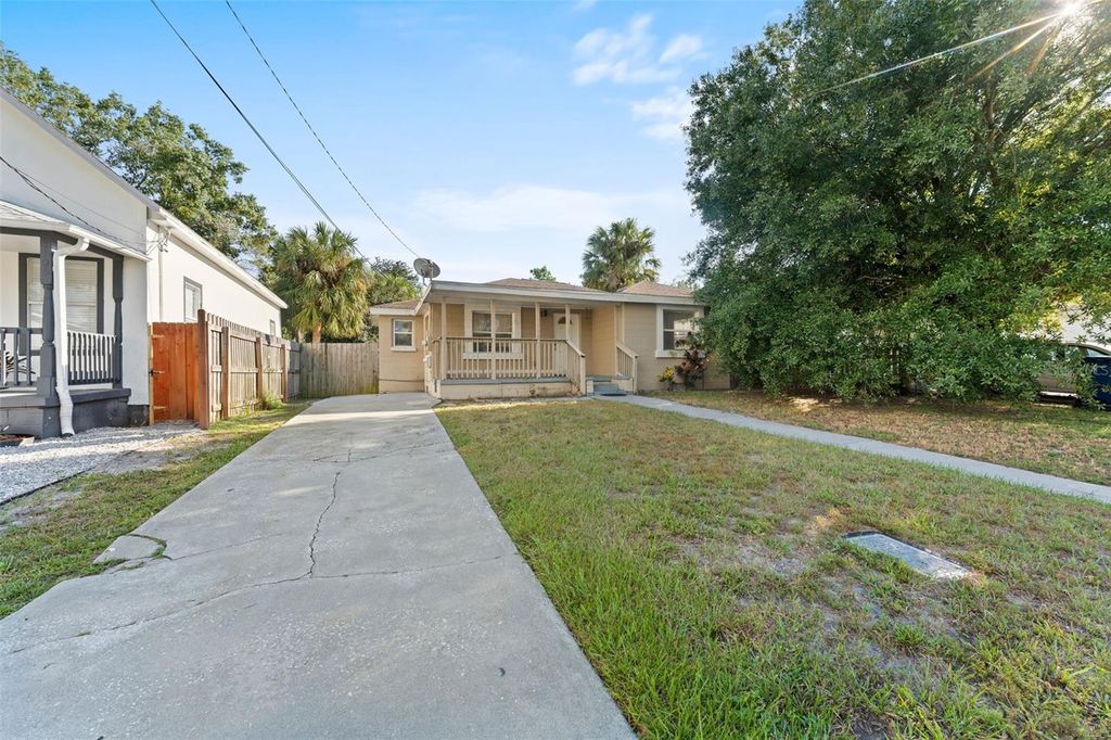 Photo of 1108 W La Salle Street, Tampa, FL 33607 (MLS # TB8431866)