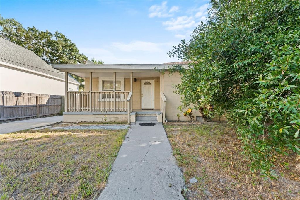 Photo of 1108 W La Salle Street, Tampa, FL 33607 (MLS # TB8431866)
