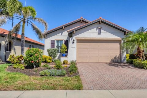 Photo of 10412 Crooked Creek Drive, Venice, FL 34293 (MLS # N6137650)