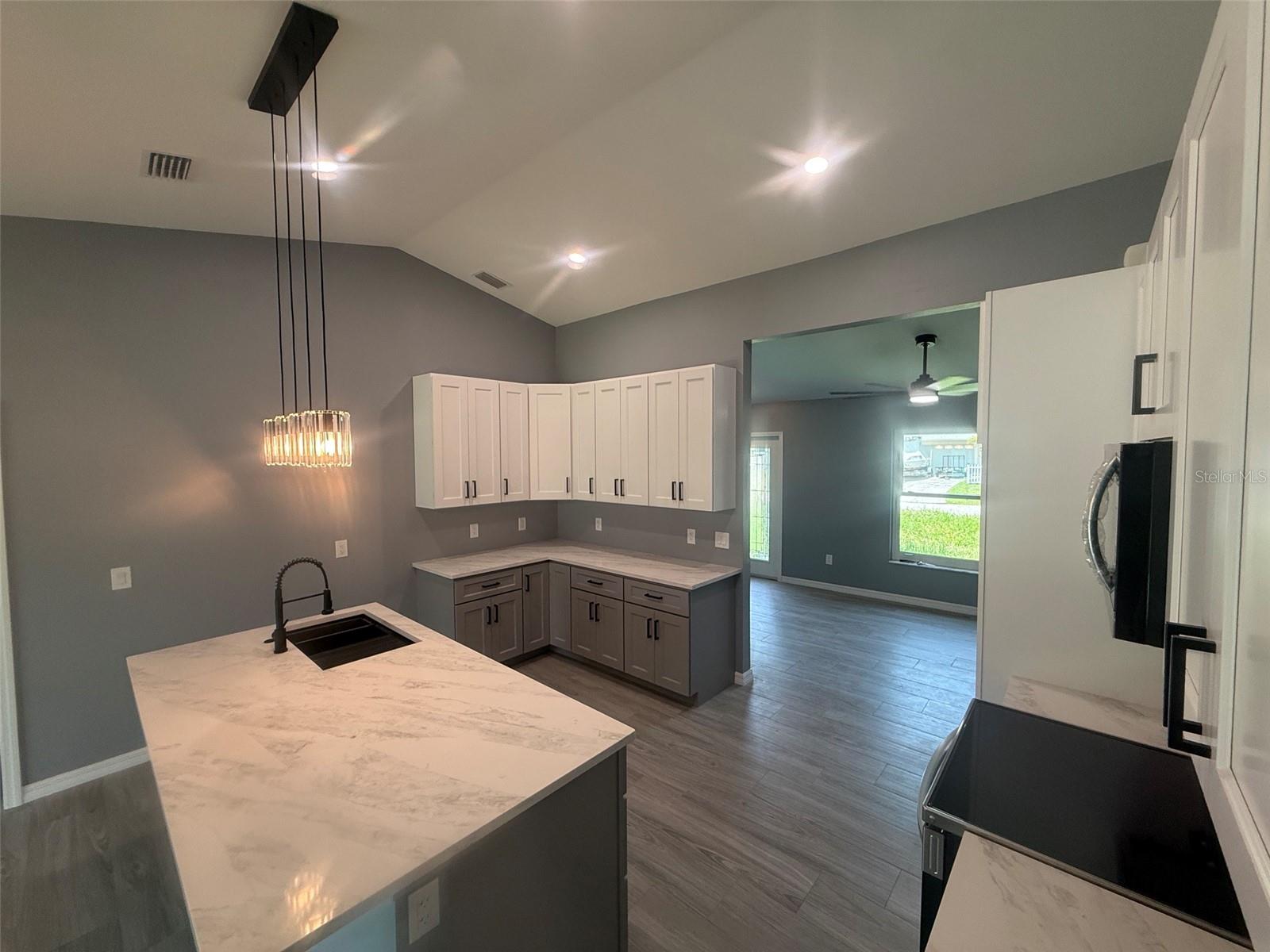 2190 PENGUIN LANE