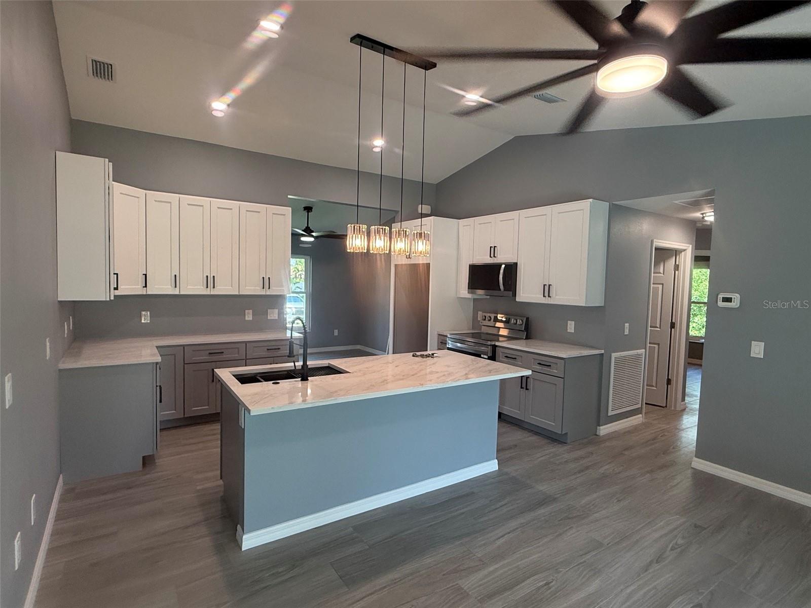 2190 PENGUIN LANE