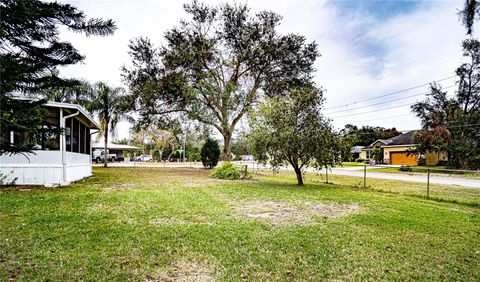 A home in LAKE WALES