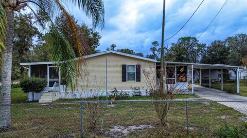 A home in LAKE WALES