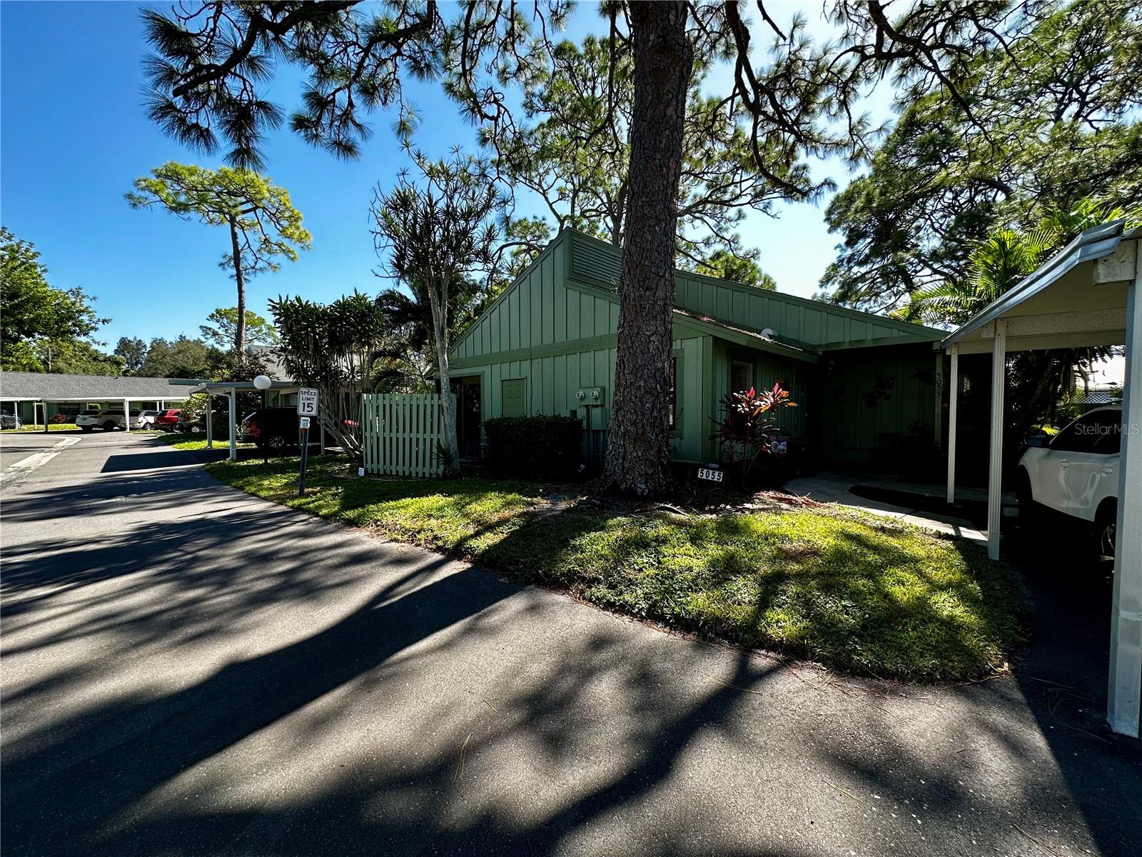 BARRINGTON WOODS - Residential