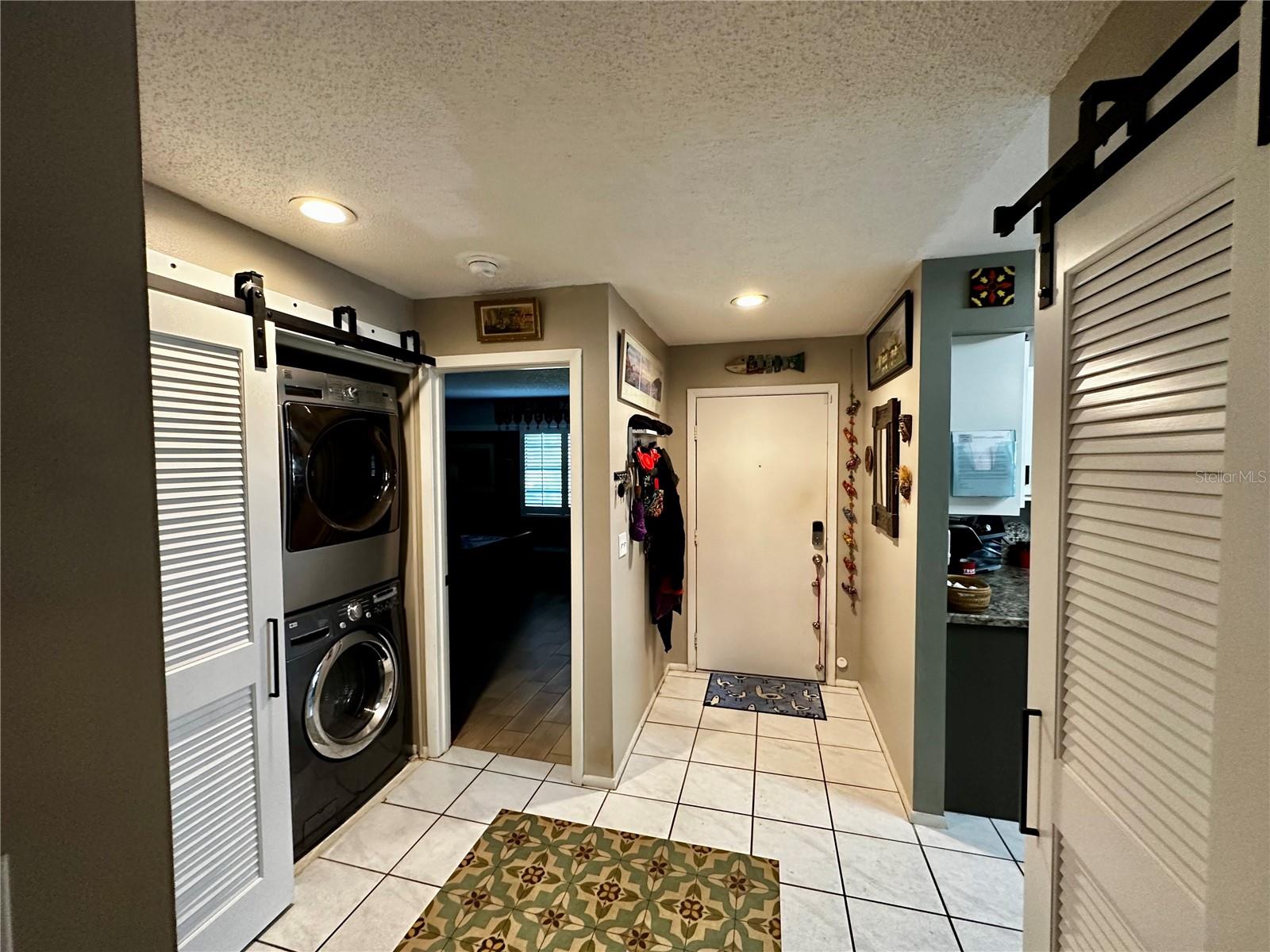 BARRINGTON WOODS - Residential