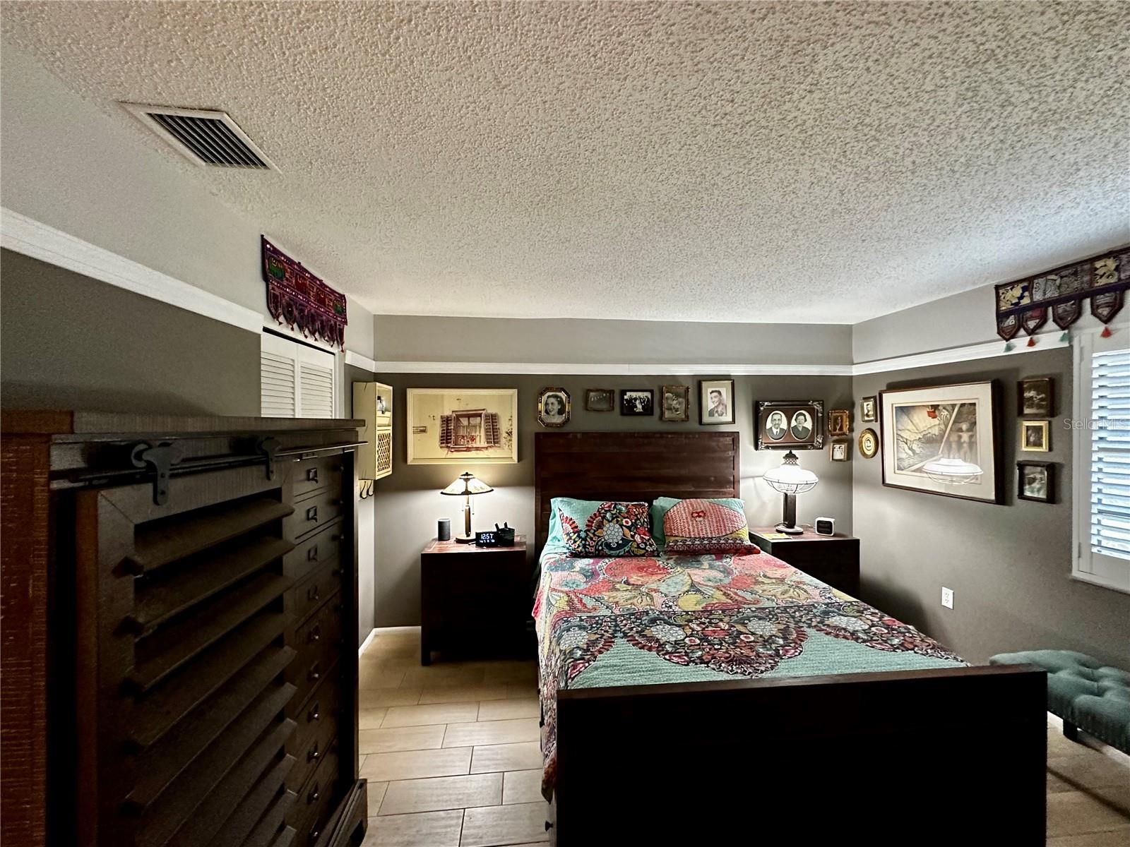 BARRINGTON WOODS - Residential