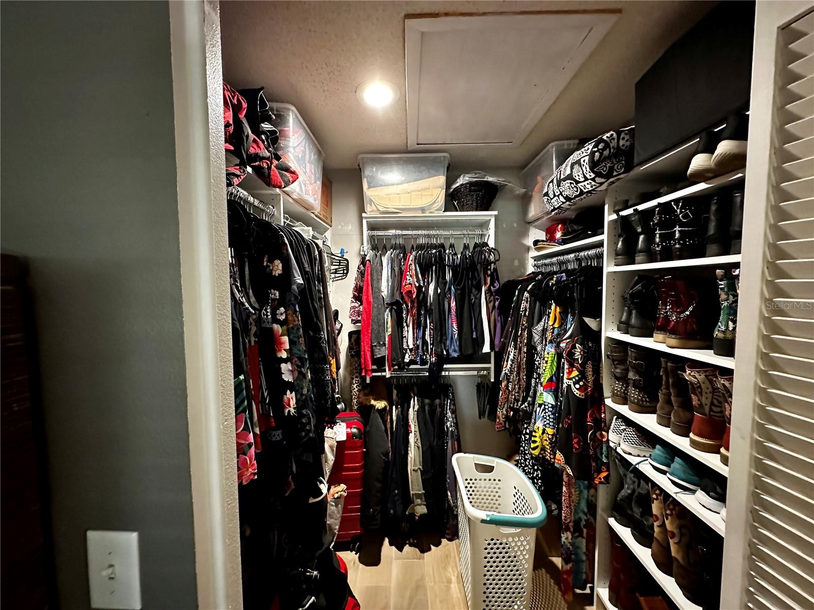 BARRINGTON WOODS - Residential