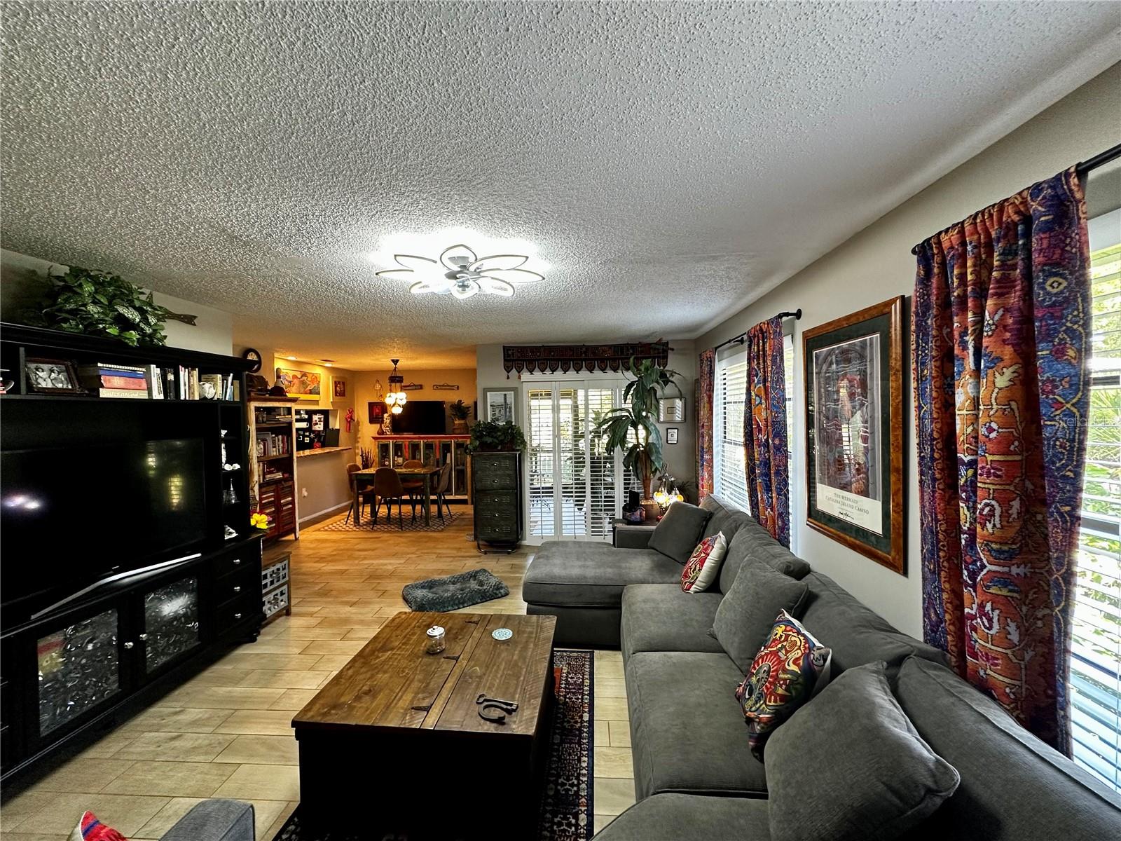 BARRINGTON WOODS - Residential