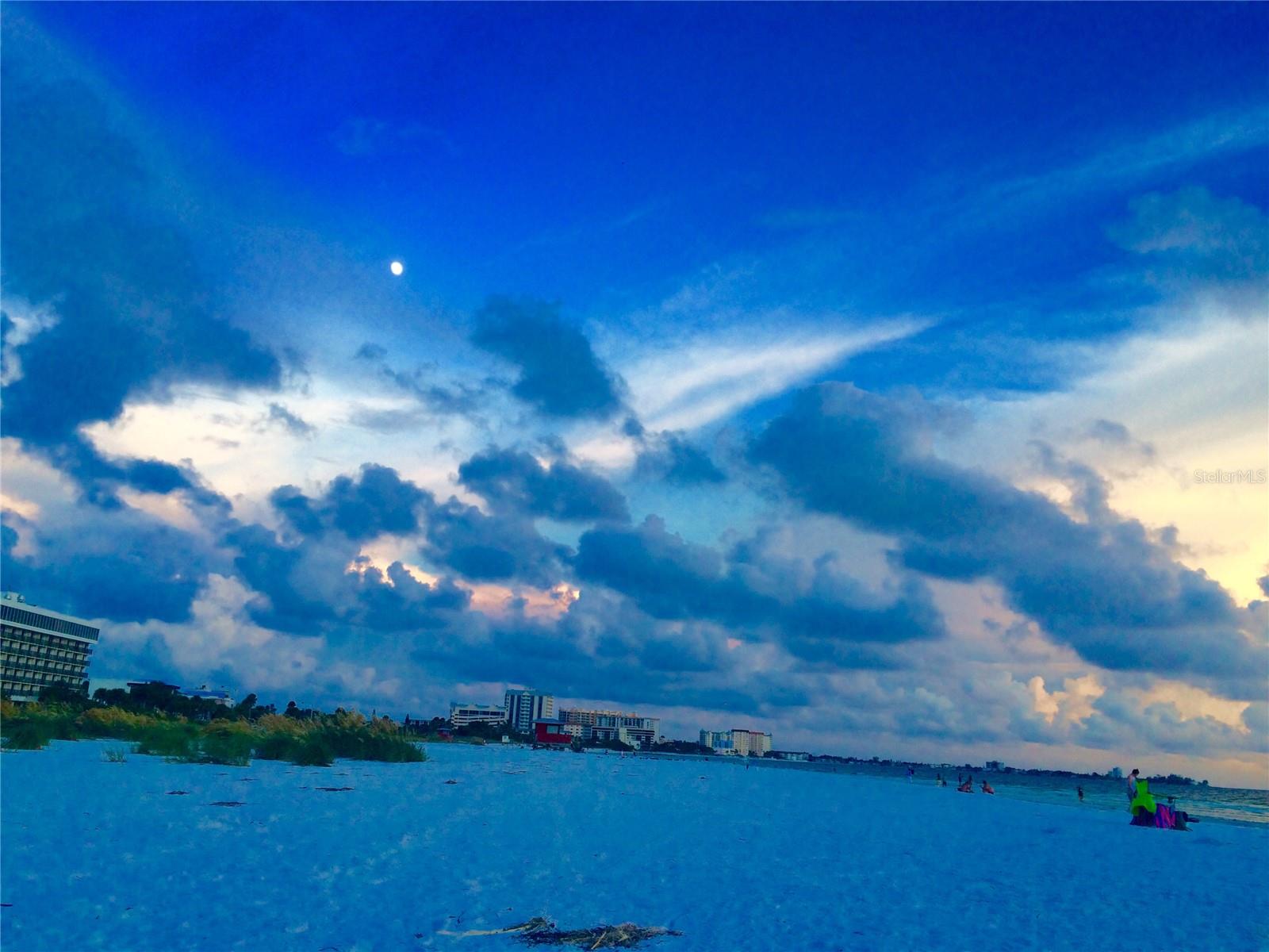 BARRINGTON WOODS - Residential