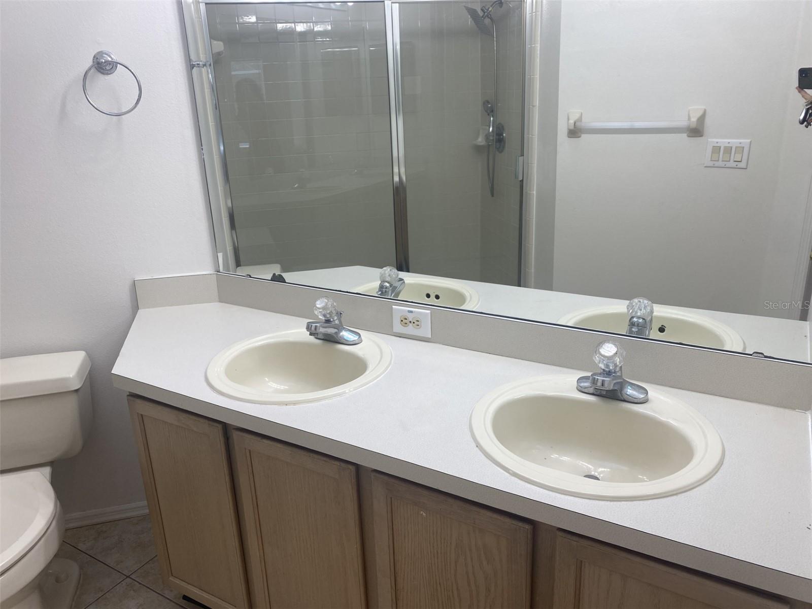 GREENPOINTE - Residential