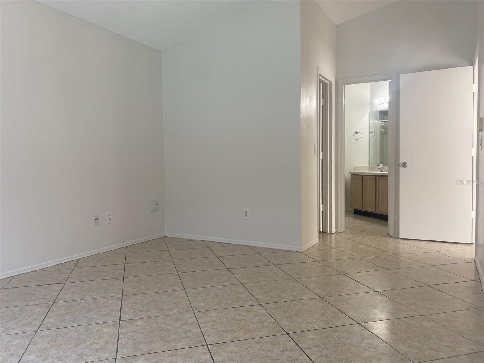 GREENPOINTE - Residential