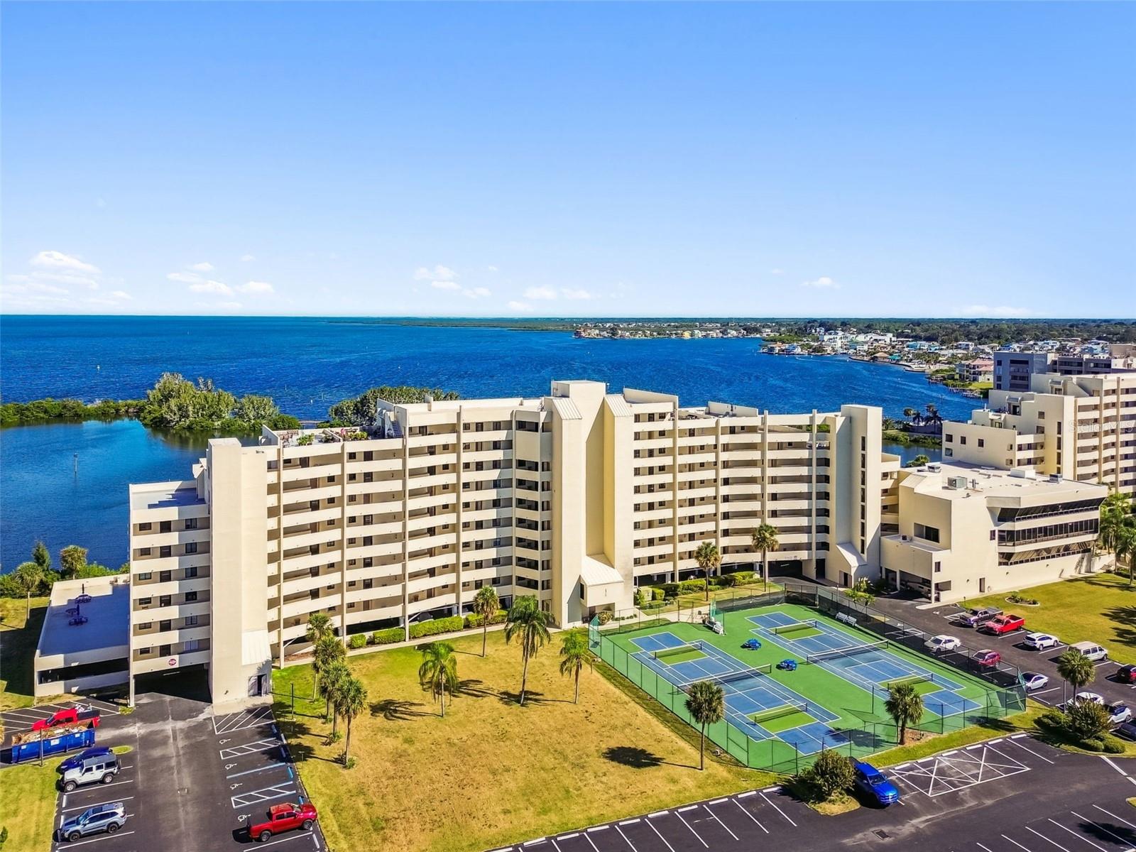 GULF ISLAND BEACH TENNIS - Residential