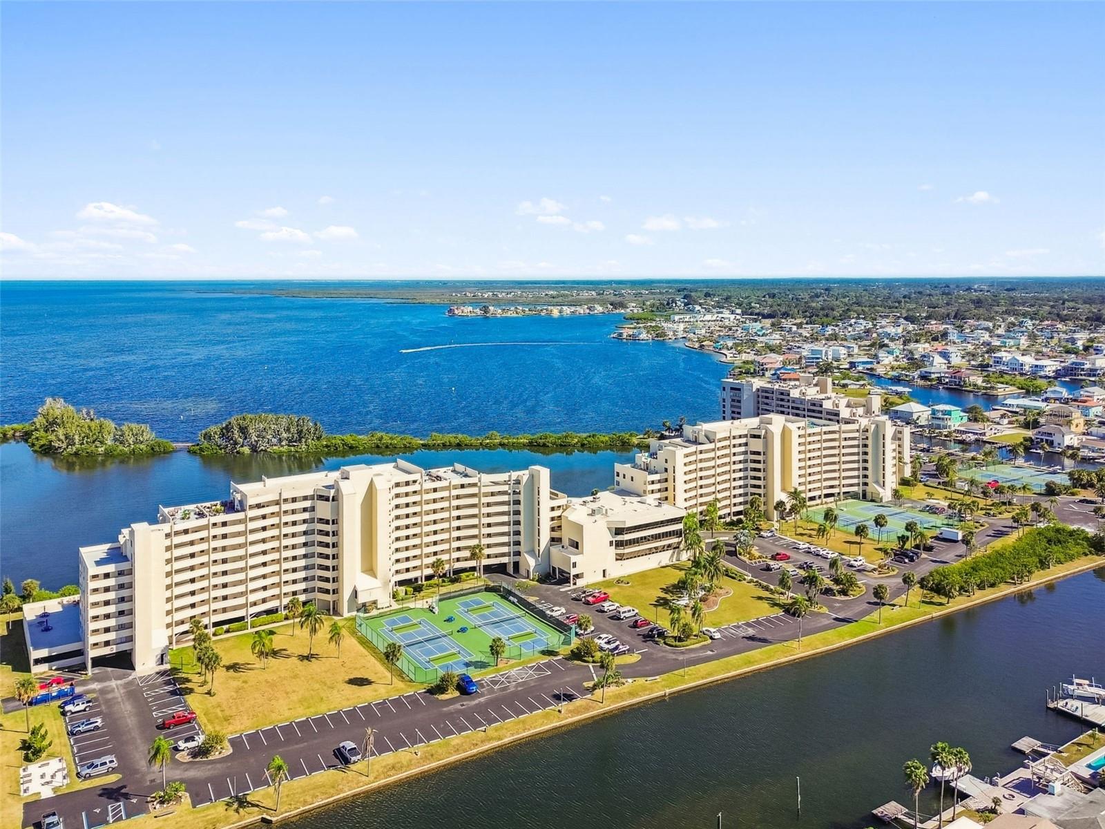GULF ISLAND BEACH TENNIS - Residential