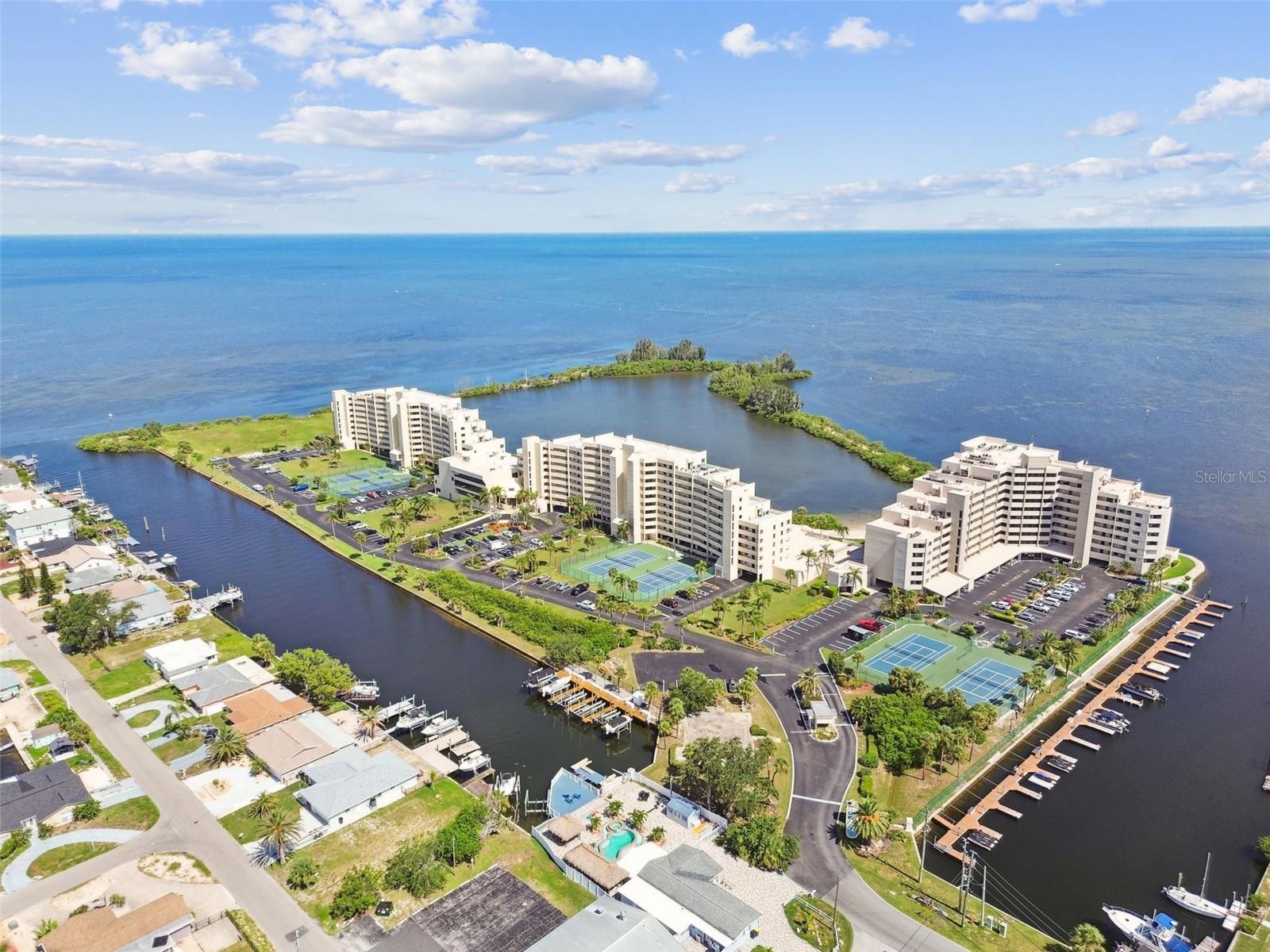 GULF ISLAND BEACH TENNIS - Residential