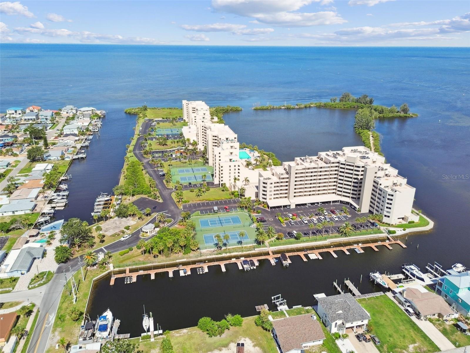 GULF ISLAND BEACH TENNIS - Residential