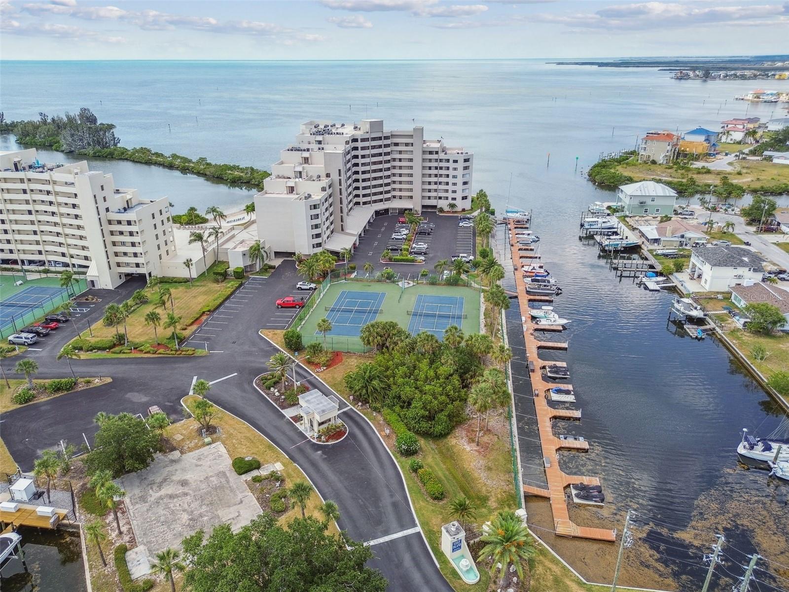 GULF ISLAND BEACH TENNIS - Residential
