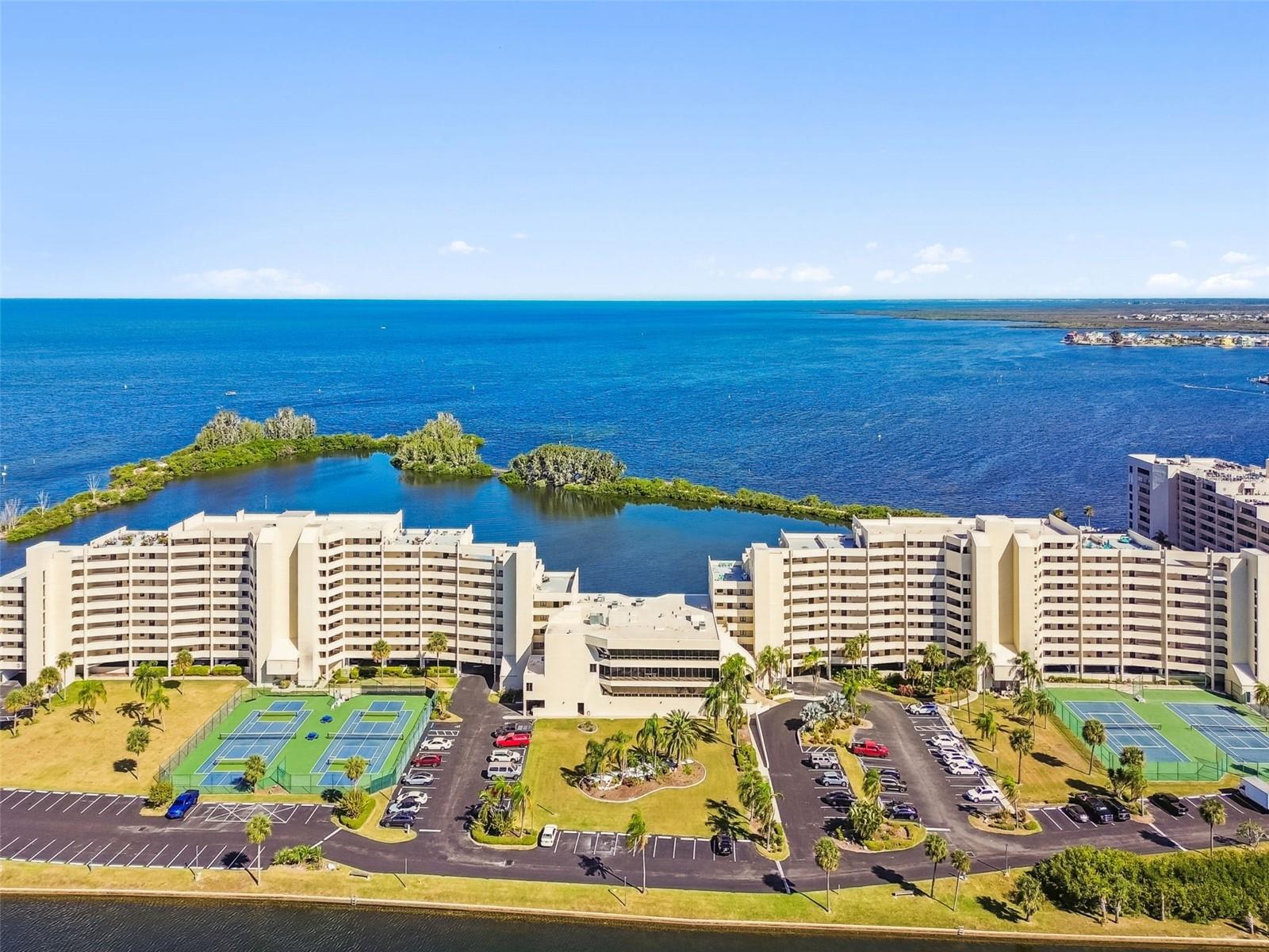 GULF ISLAND BEACH TENNIS - Residential