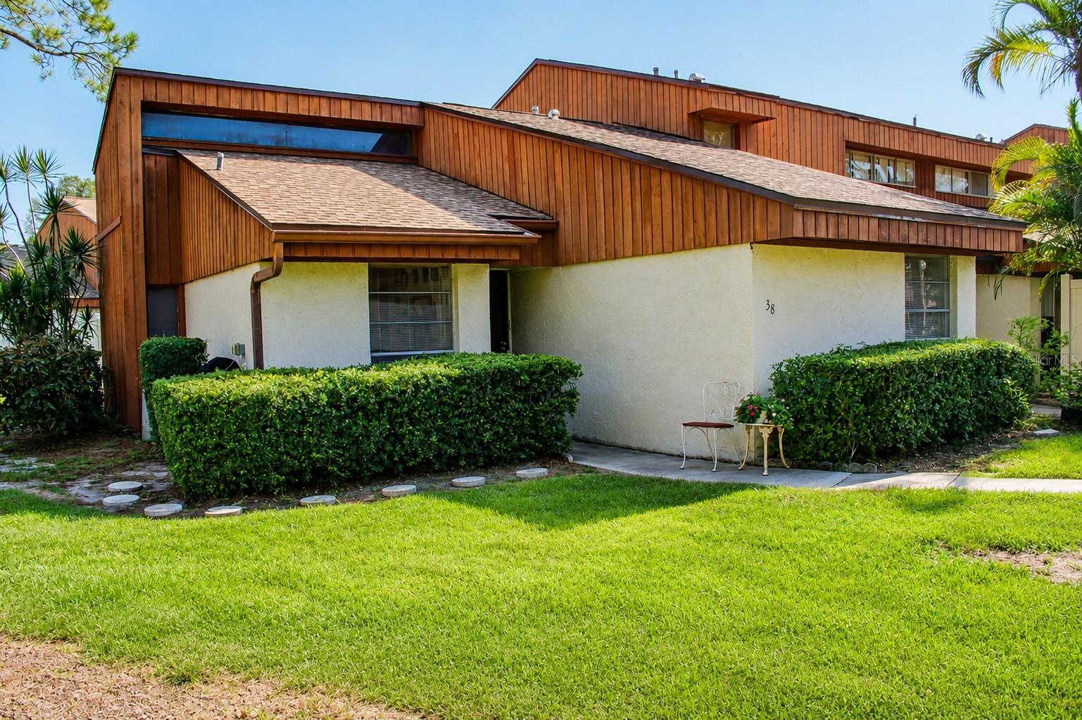 2054 SUNSET POINT ROAD 38