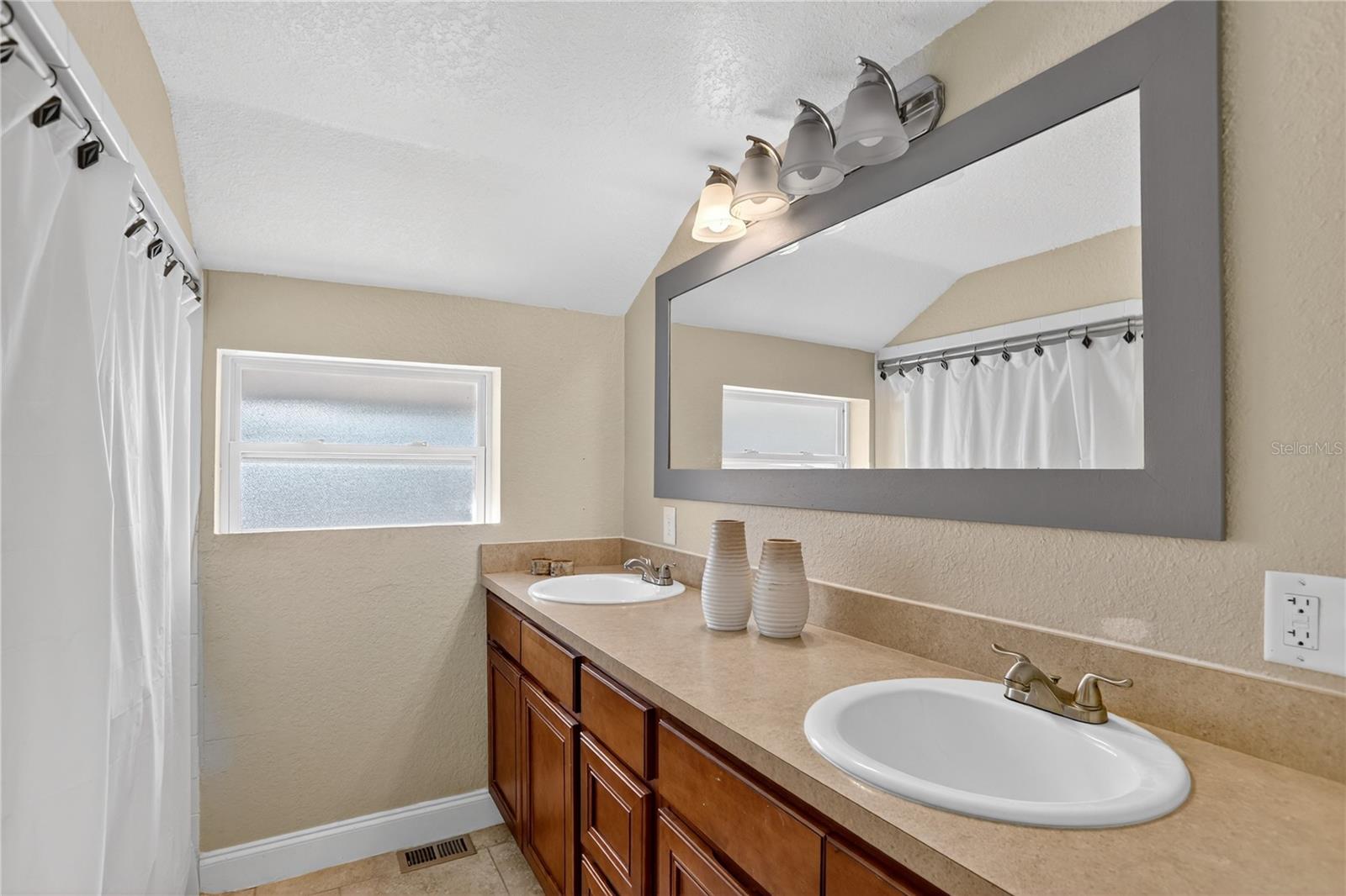 PALM LAWN SUB - Residential