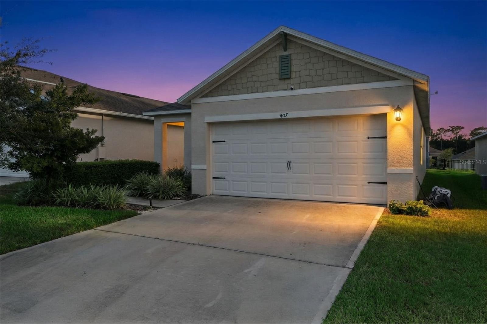 407 CHARLOTTE WAY