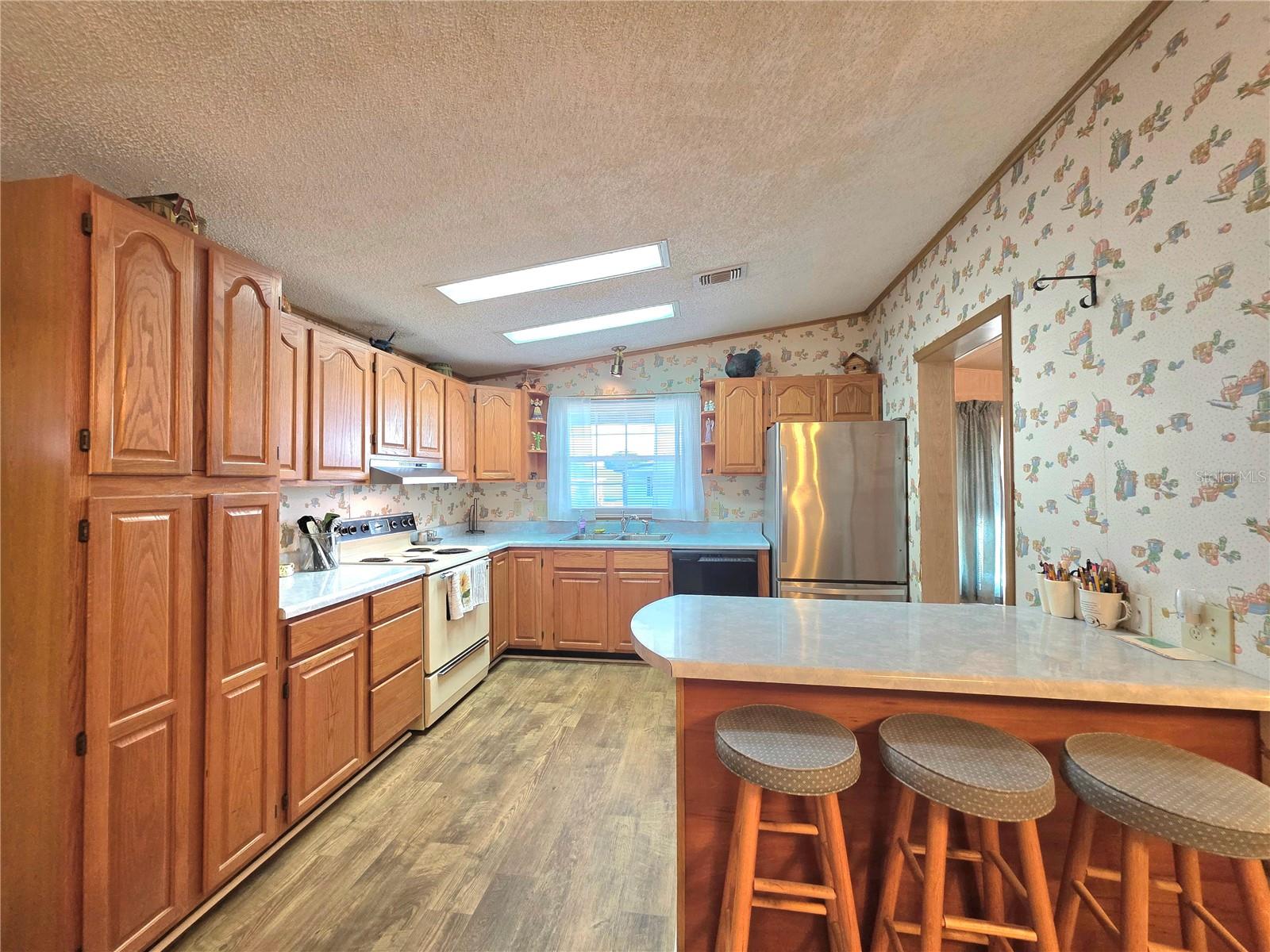 LAKE BETMAR ESTS UNITS 3-4-5 - Residential